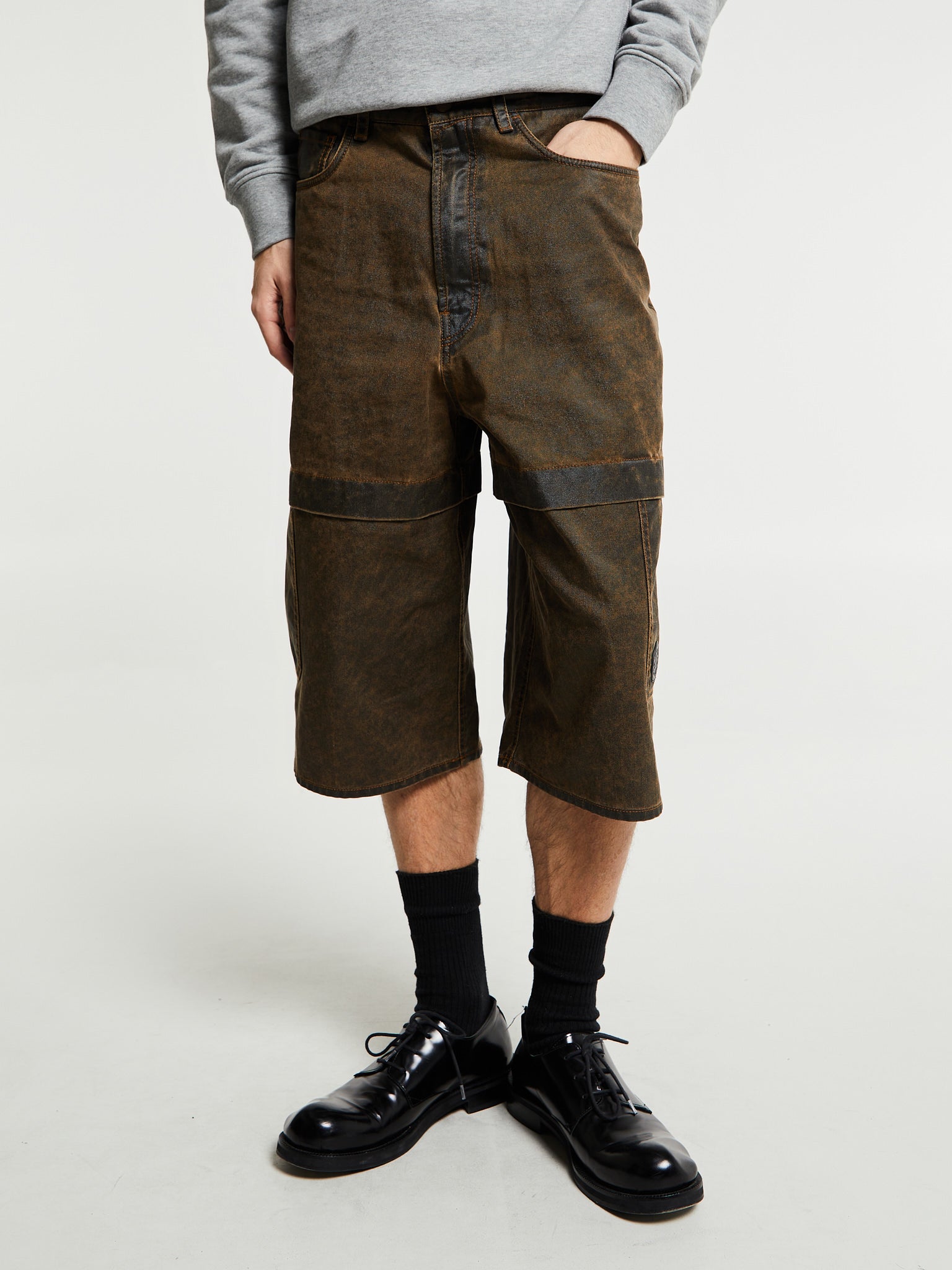 Acne Studios - Shorts in Brown