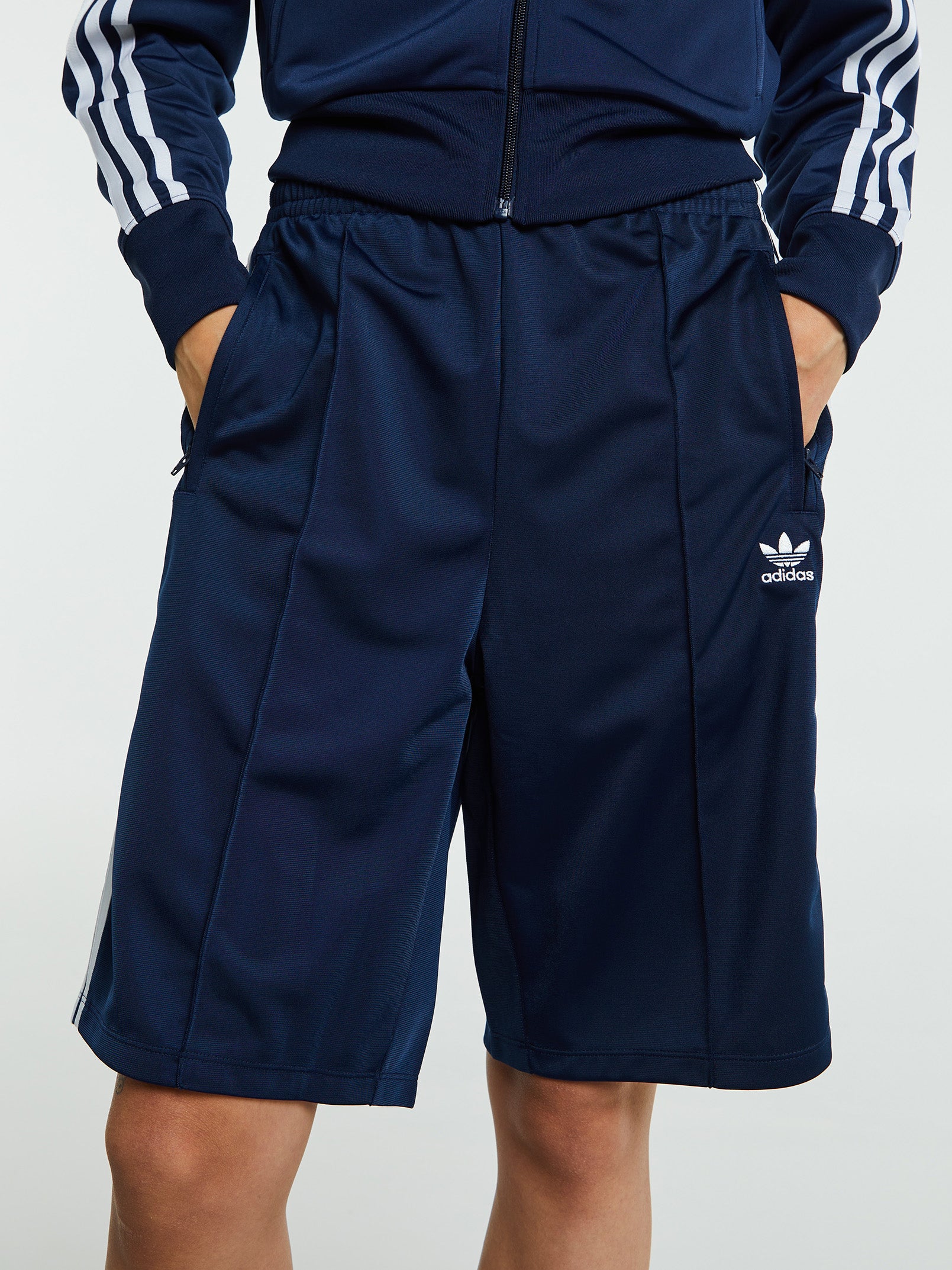 Adidas - Adicolor Firebird Long Shorts in Night Indigo