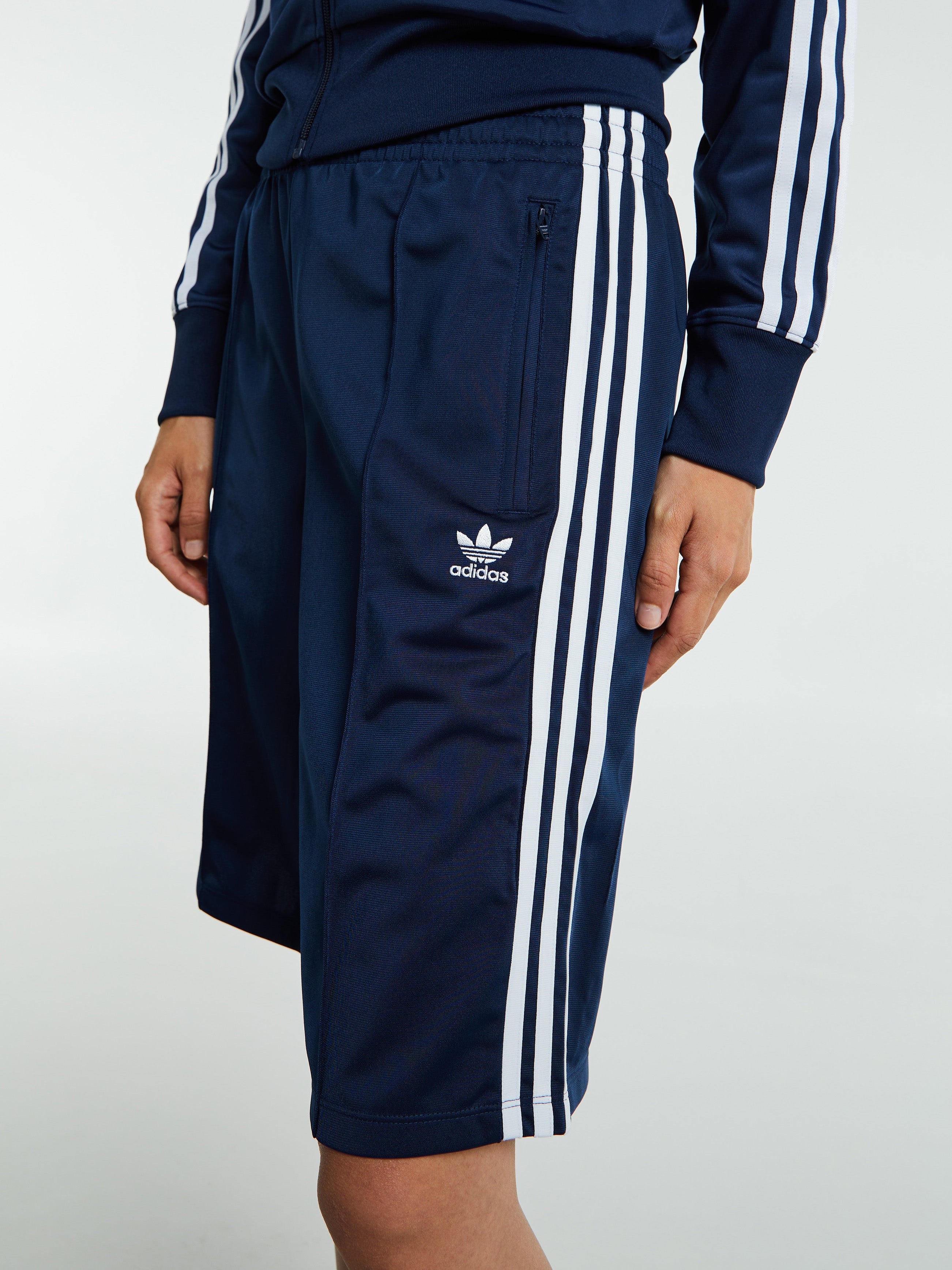 Adidas - Adicolor Firebird Long Shorts in Night Indigo