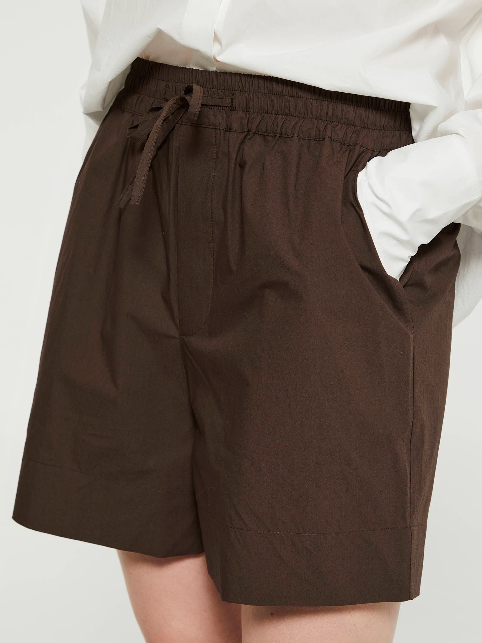 AF Agger - Cotton Poplin Shorts in Dark Brown