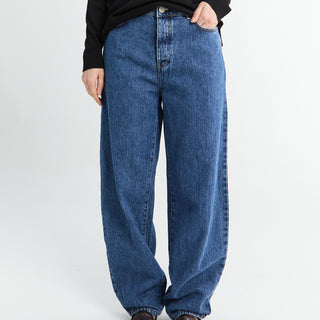 AF Agger - Cotton barrel jeans in Washed Blue
