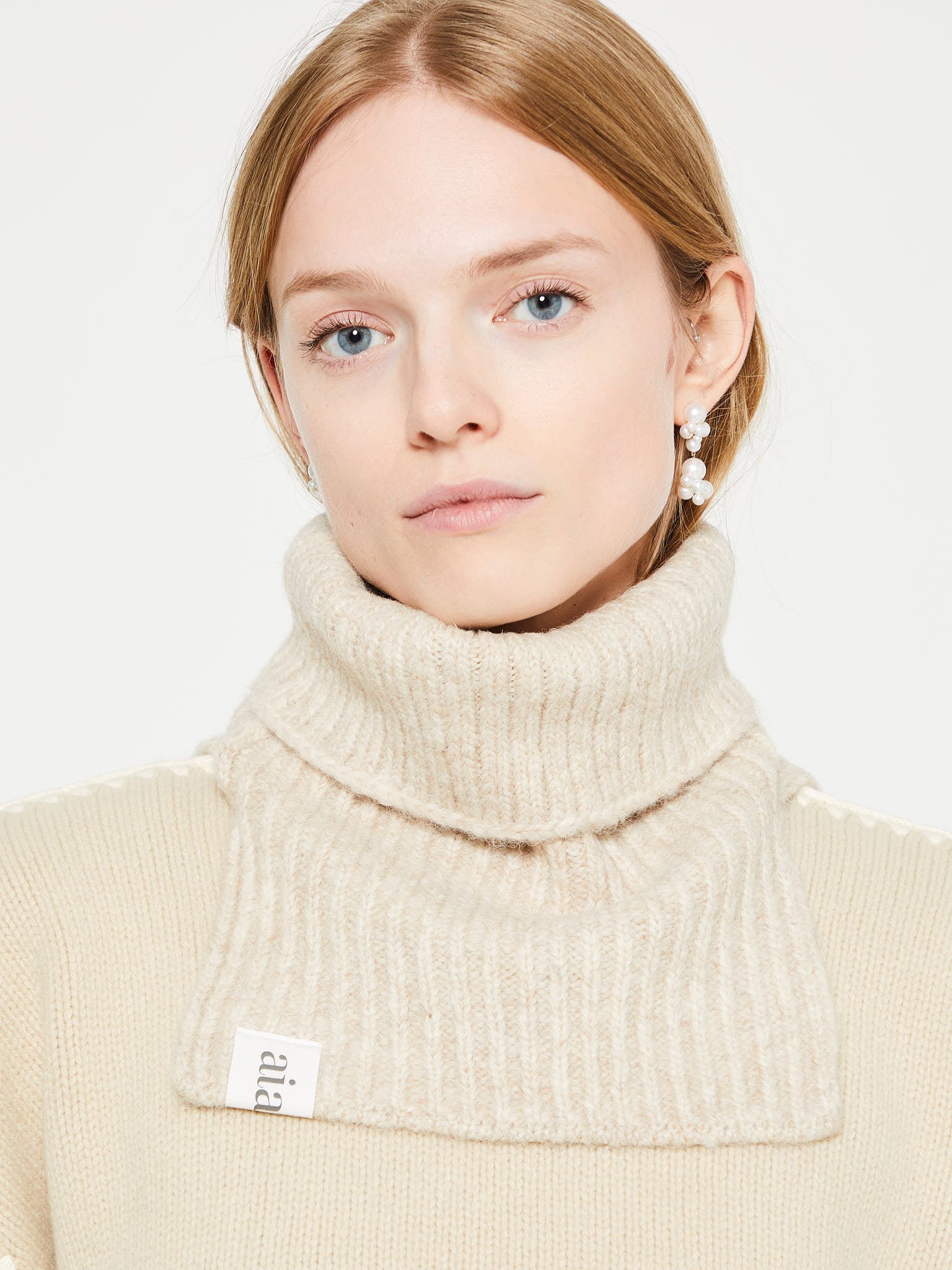 Aiayu - Nellie Neck Warmer in Pure Beige