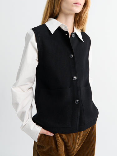 Elva Vest in Black
