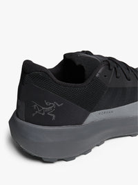 Arc'teryx - Norvan LD 4 in Black and Graphite