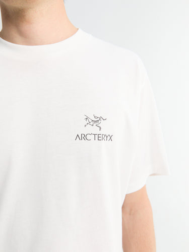 Arc'teryx - Kragg SL Cotton Bird Word Shortsleeved in White Light