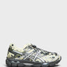 Asics - GEL-Cumulus 16 SSCB Sneakers in Ivory and Black