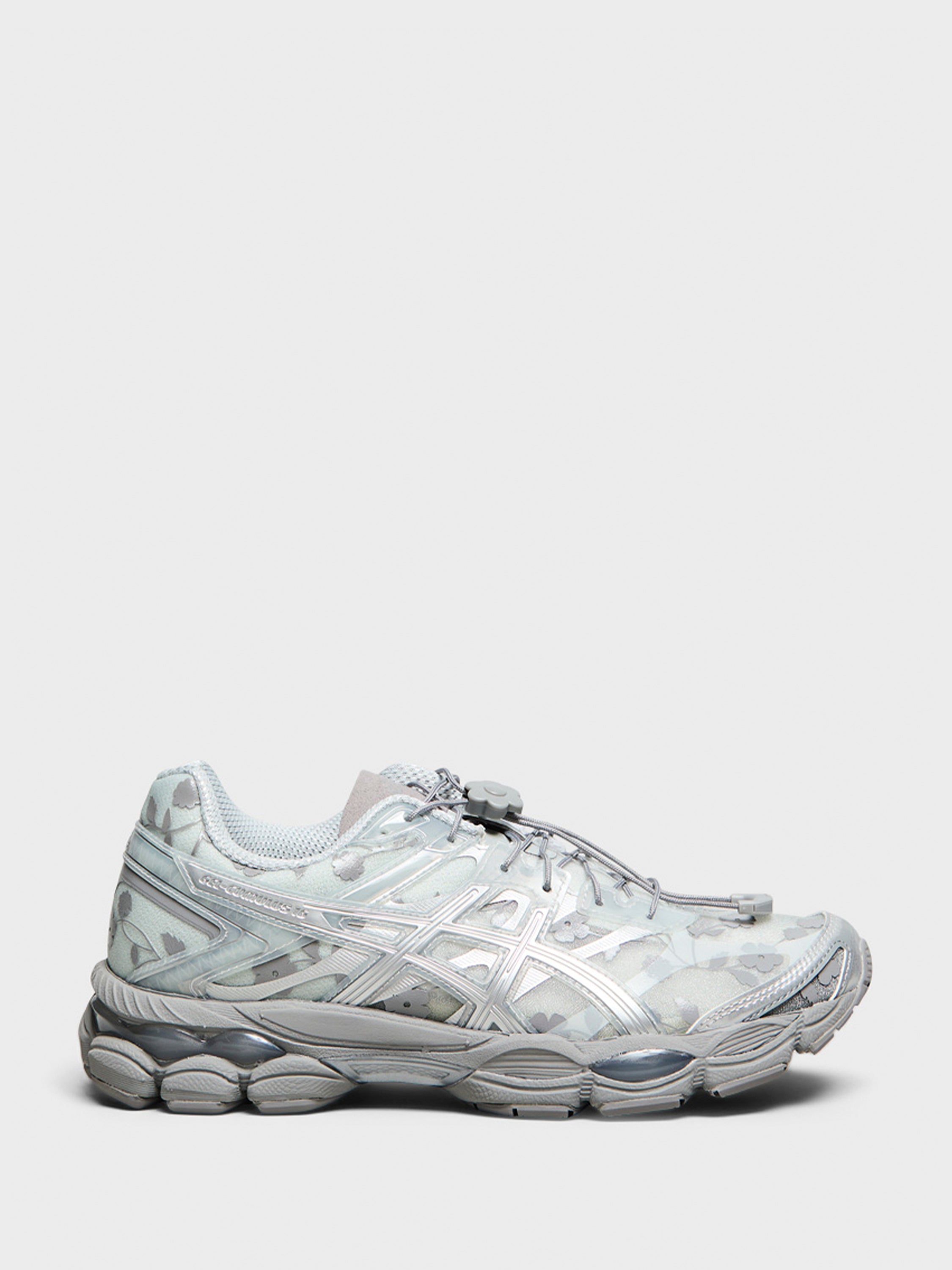 Asics - GEL-Cumulus 16 SSCB Sneakers in Glacier Grey and Pure Silver