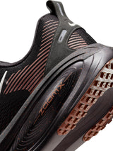 Nike - Vomero 18 Sneakers in Black, Ironstone and Velvet Brown