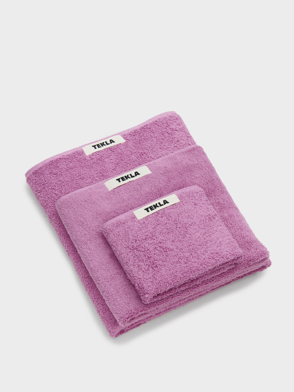 Tekla - Bath Towel in Magenta