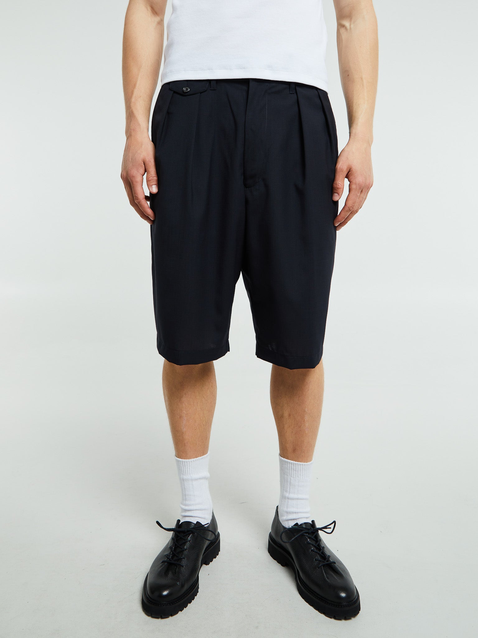 Beams Plus - 2Pleats Shorts Wool Tropical in Navy