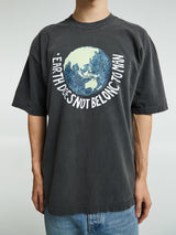 Cactus Store - Earth Does Not Belong To Man T-Shirt in Washed Black
