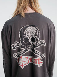 Calm. - Vintage Beach L/S Skull in Charcoal