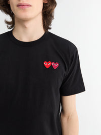 Comme des Garçons PLAY - T-Shirt With Double Burgundy Emblem in Black