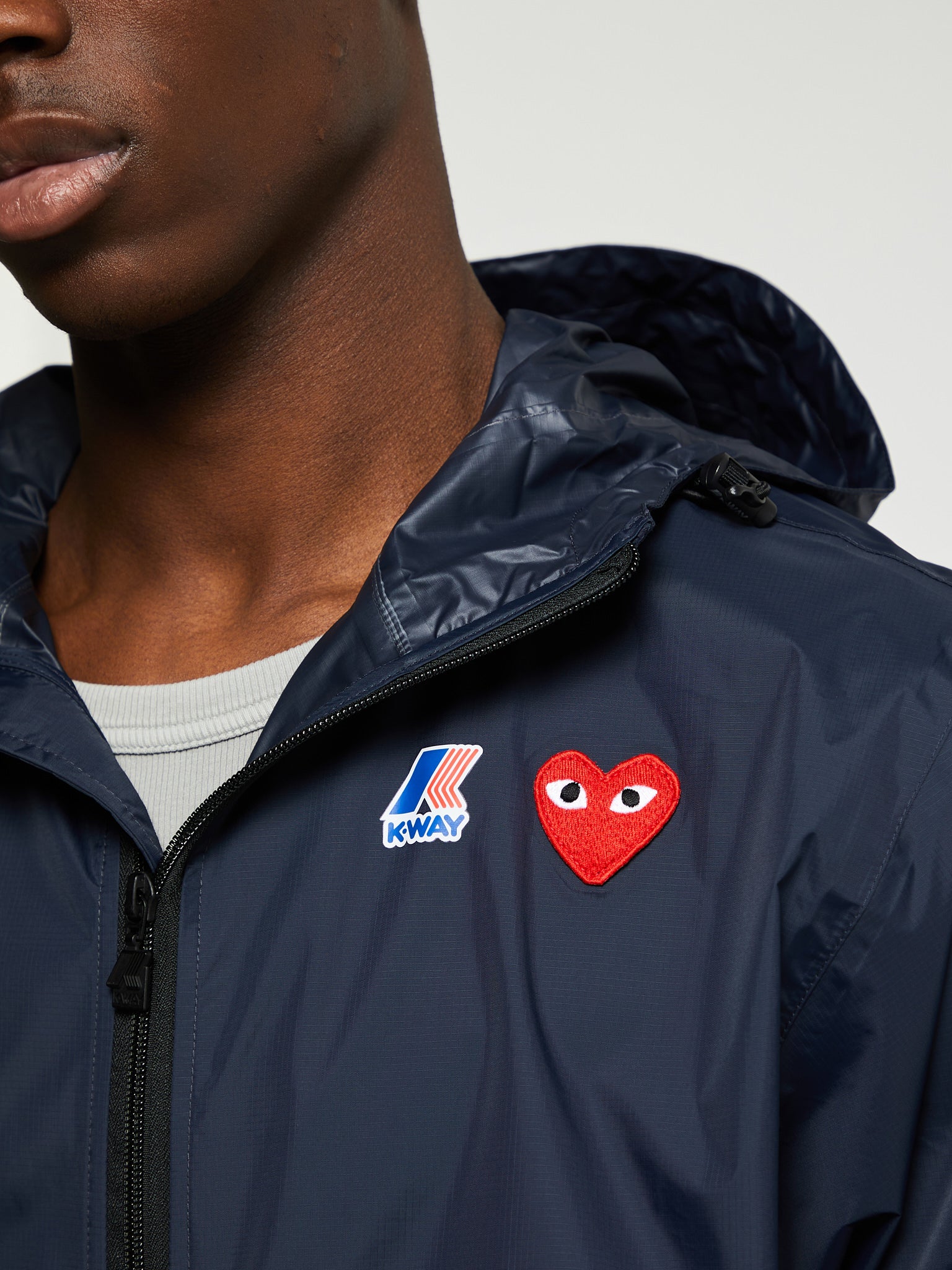 Cdg Play Collection Comme des Garçons PLAY - CDG x K-Way Full Zip Packable Jakke i Navy – Stoy