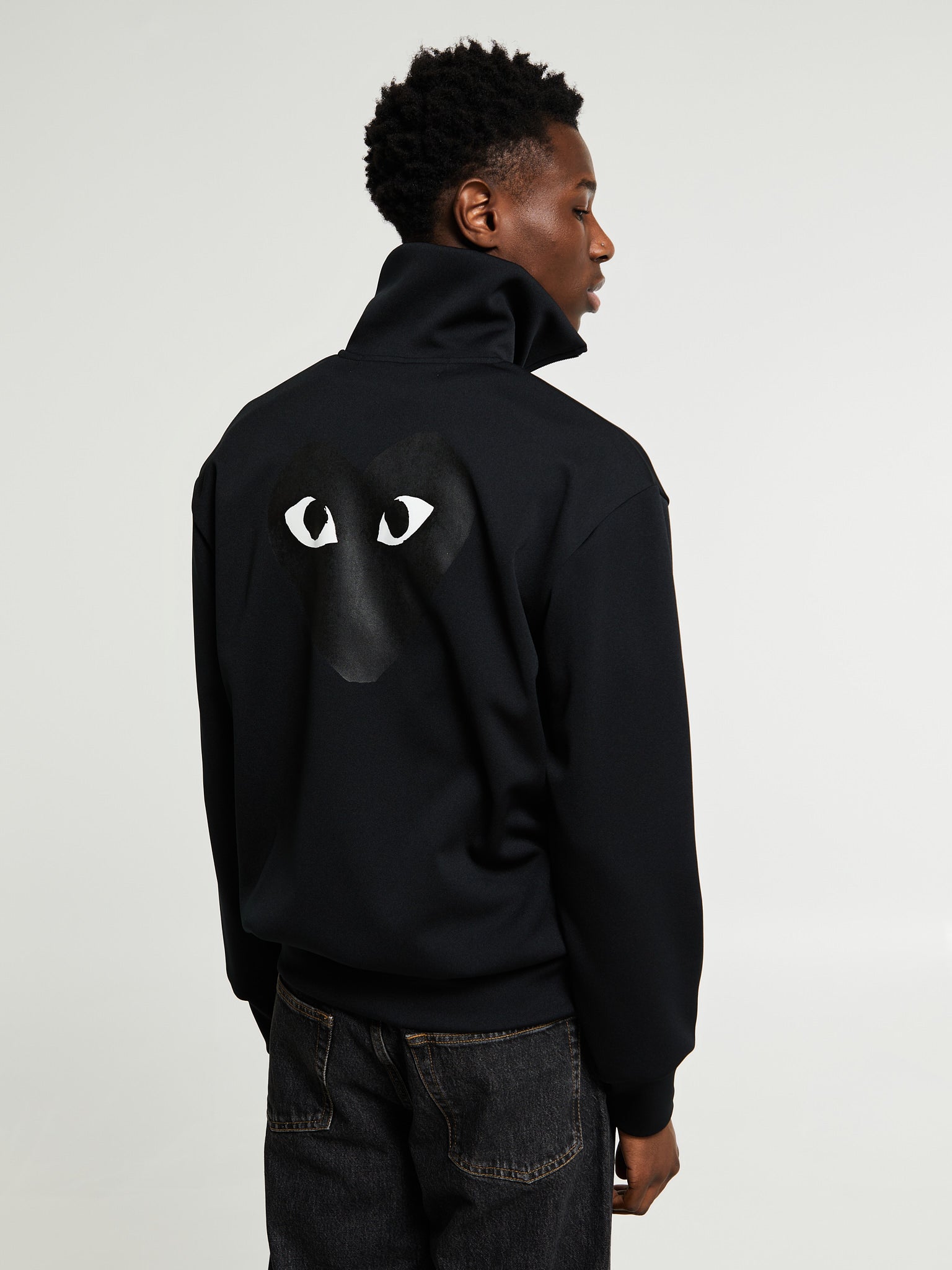 Comme des Garçons PLAY - Sweatshirt with Black Emblem in Black