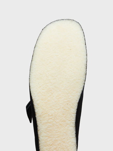 Clarks - Wallabee Shoes in Black Suede