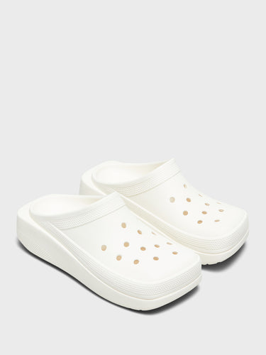 Crocs - Classic Blunt Toe Shoes in Chalk