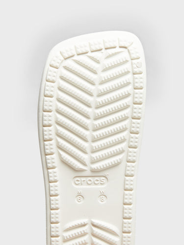 Crocs - Classic Blunt Toe Shoes in Chalk