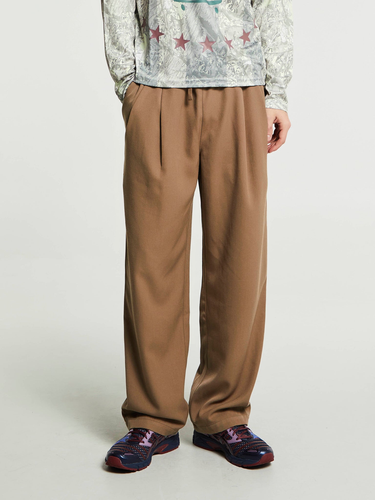 Dime - Pleated Twill Pants in Camel