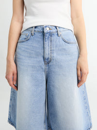 Dunst - Relaxed Bermuda Denim Shorts in Light Blue