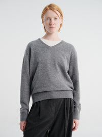 Dunst - Unisex Cashmere V-Neck Sweater in Melange Grey