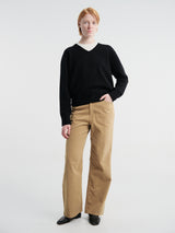 Dunst - Unisex Cashmere V-Neck Sweater in Black