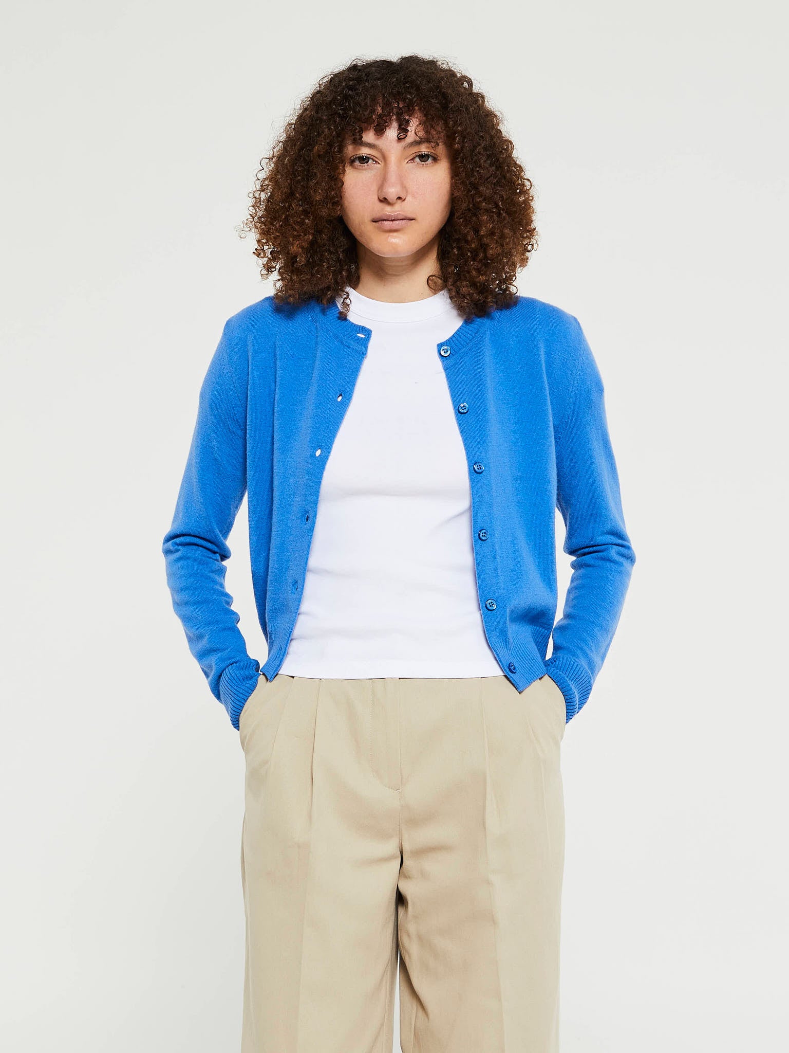 Dunst - Essential Crewneck Knit Cardigan in Blue