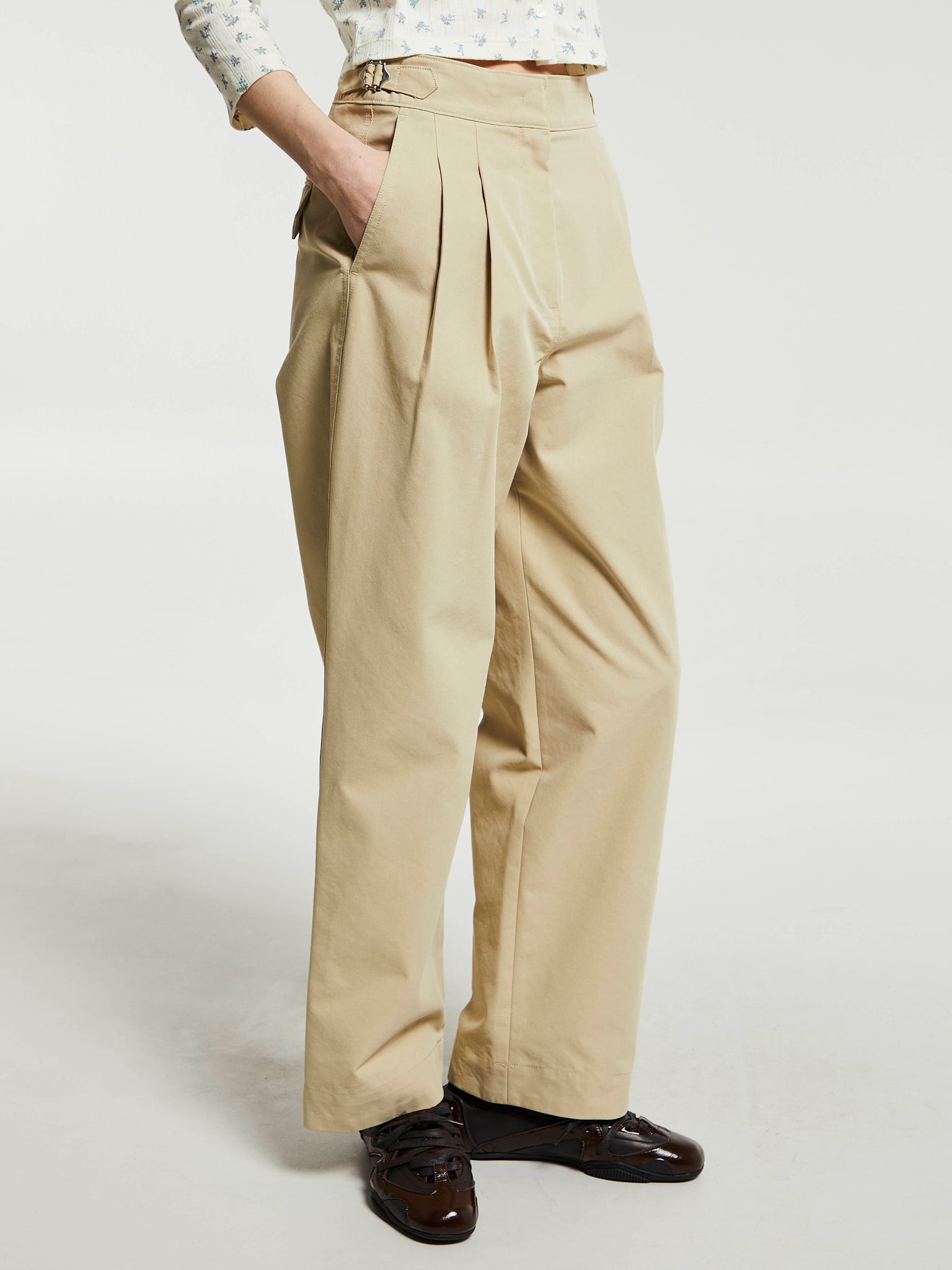 Dunst - Double Pleated Pants in Beige