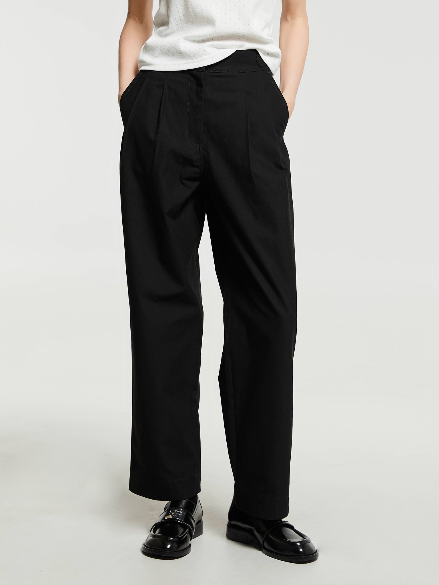 Dunst - Double Pleated Pants in Black