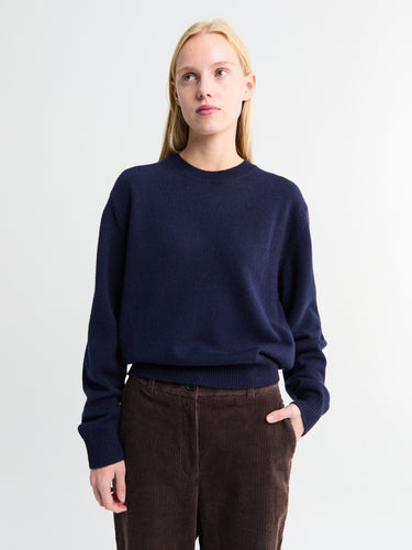 Dunst - Unisex Cashmere Crewneck Sweater in Deep Navy