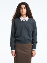 Dunst - Unisex Cashmere V-Neck Sweater in Charcoal Grey