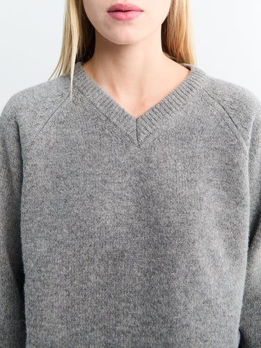 Dunst - Unisex Cashmere V-Neck Sweater in Melange Grey