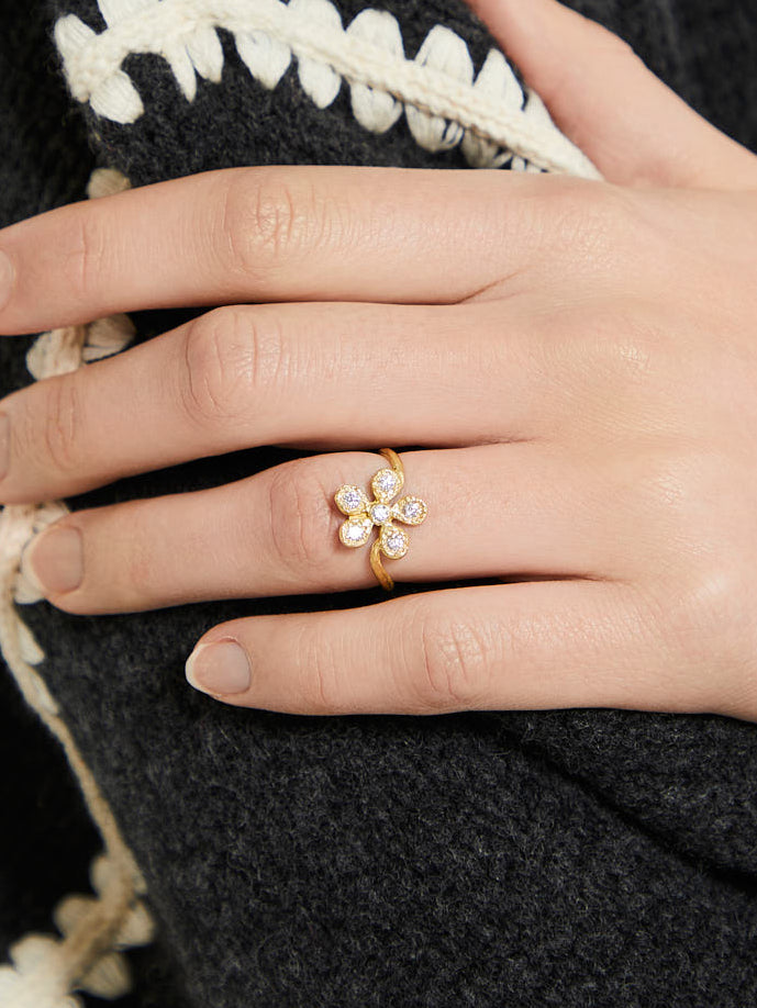 Small Flores 0.30ct Ring in 18K Yellow Gold