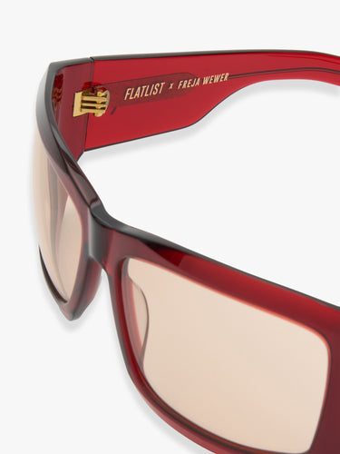 Flatlist - Fargo Sunglasses in Crystal Burgundy and Peach Lens