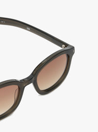 Flatlist - Theo Crystal Warm Grey / Light Brown Grandient Lens in Crystal Warm Grey / Light Brown Grandient Lens