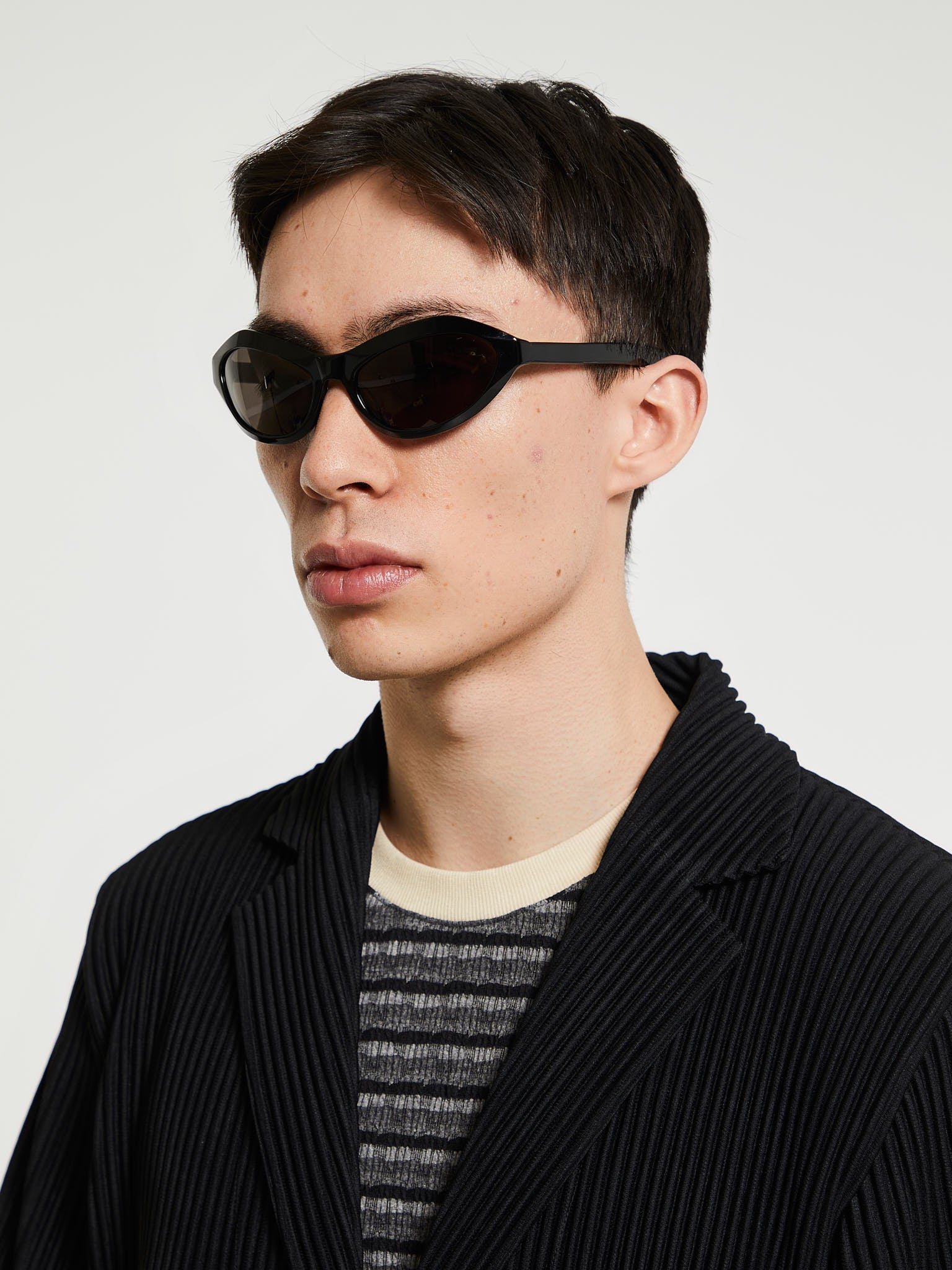 Akiwa Sunglasses in Solid Black
