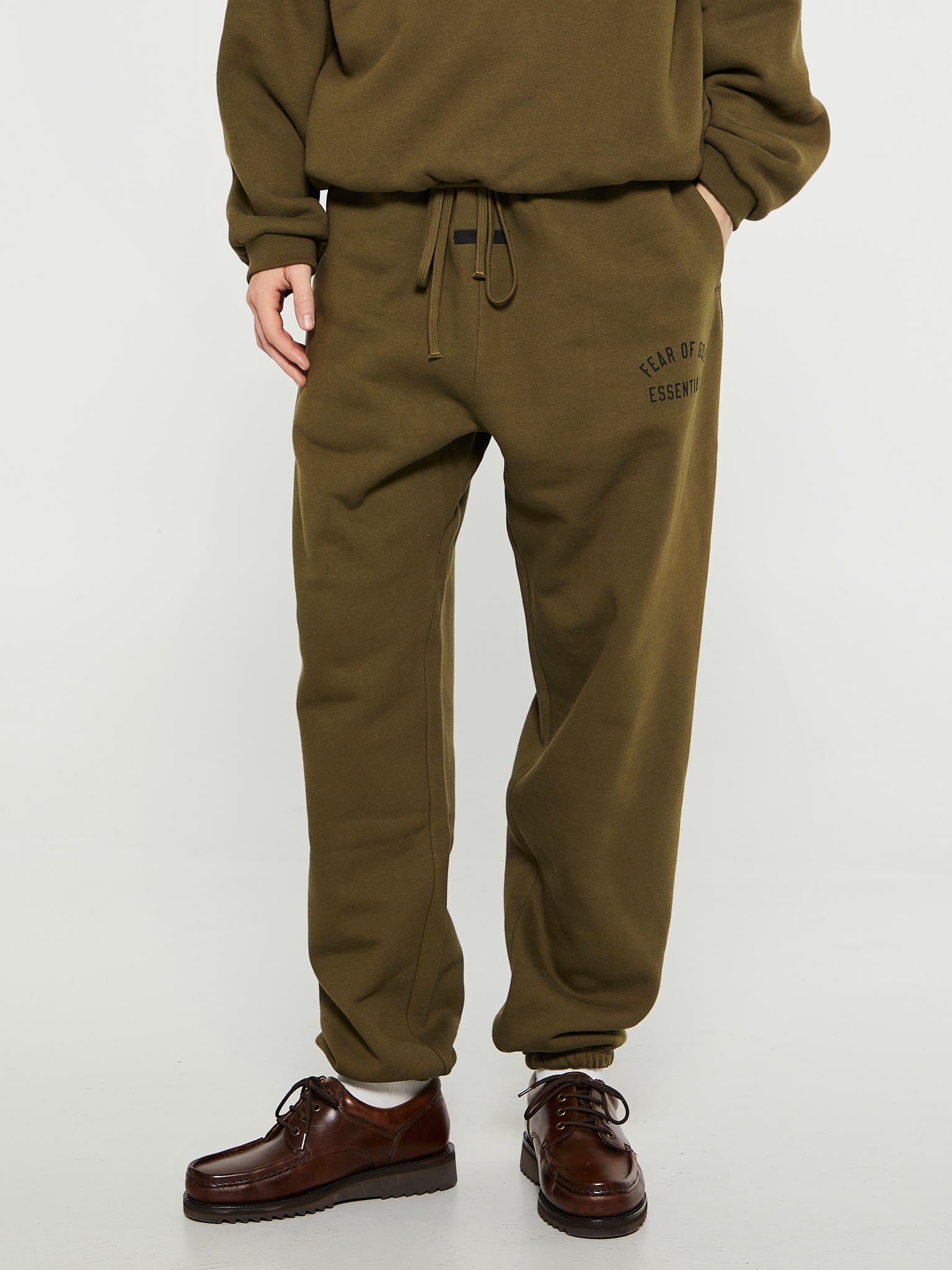 Fear of God - Fleece Essential Sweatpants in Olive