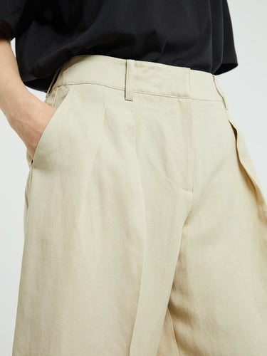 The Frankie Shop - Bilbao Linen Pleated Bermuda Shorts in Cement