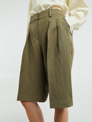 The Frankie Shop - Bilbao Linen Pleated Bermuda Shorts in Khaki