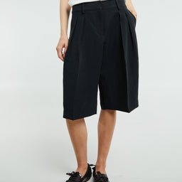 The Frankie Shop - Bilbao Linen Pleated Bermuda Shorts in Black