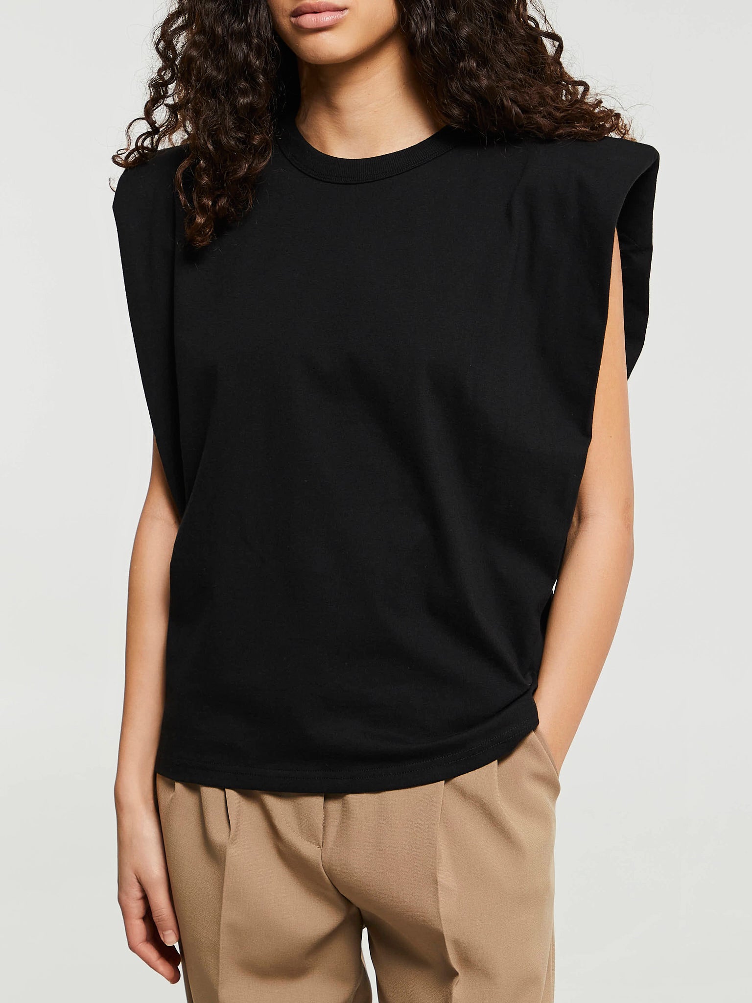 The Frankie Shop - Eva Padded Shoulder Muscle T-shirt in Black