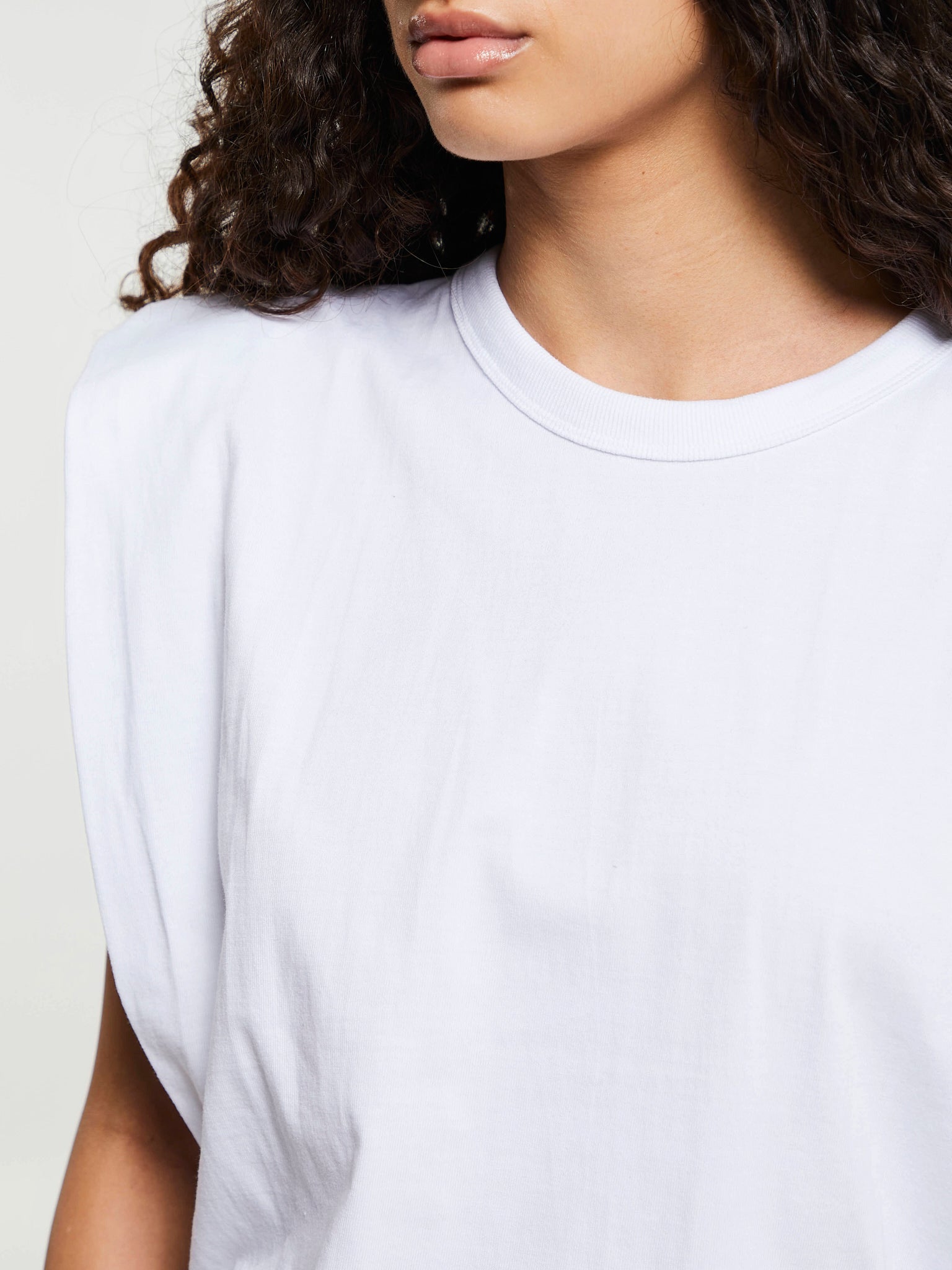 The Frankie Shop - Eva Padded Shoulder Muscle T-shirt in White