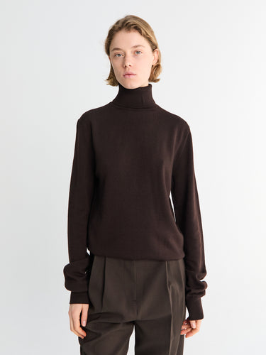 The Frankie Shop - Eve Thin Turtleneck Sweater in Dark Brown