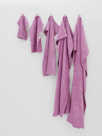 Tekla - Hand Towel in Magenta