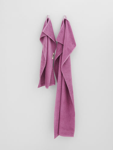 Tekla - Hand Towel in Magenta