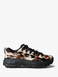 Hoka One One - U Tor Summit + in Pirate Black and Pirate Black