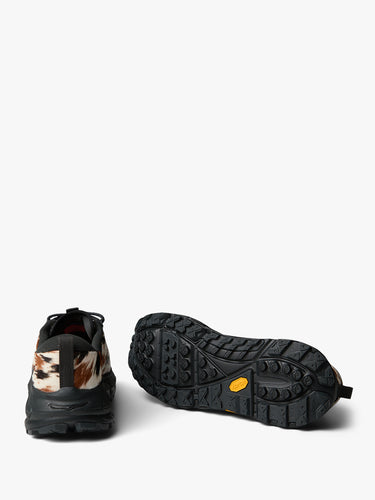 Hoka One One - U Tor Summit + in Pirate Black and Pirate Black