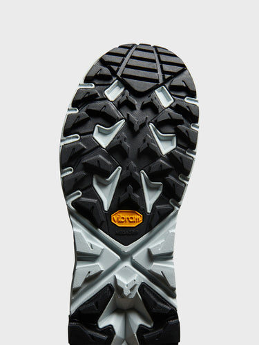 Hoka One One - U Anacapa Low GTX WTAPS Sneakers in Clover and Glacier Grey