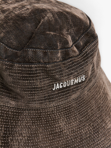 Jacquemus - Le Bob De-Nimes Velvet Bucket Hat in Khaki – Stoy Jacquemus - Le Bob De-Nimes Velvet Bucket Hat in Khaki – Stoy