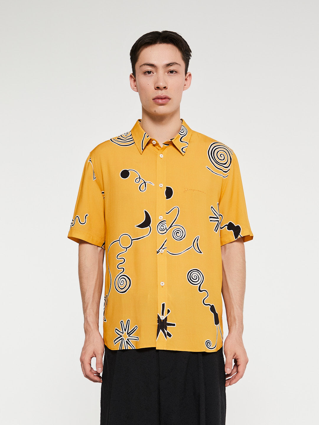 Jacquemus - La Chemise Melo Shirt in Arty Spiral Black and Orange